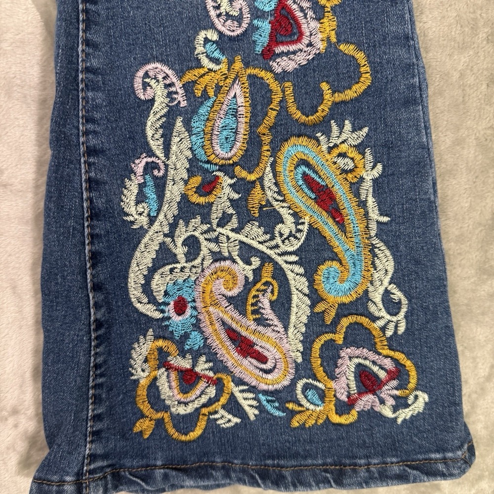 Bamboo Embroidered Bell Bottoms Wide Flare Jeans Sz 7 Blue Soft Denim NWT - Picture 2 of 10